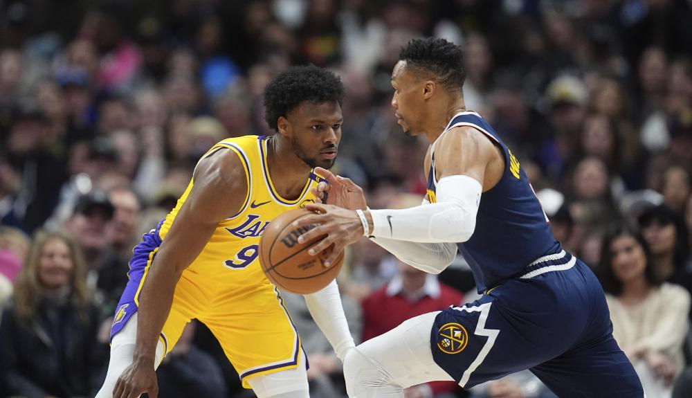 季面对灰熊 季面对灰熊