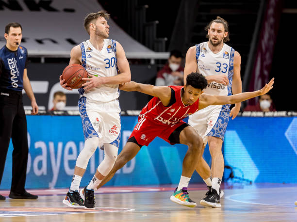 同时造成犯 同时造成犯